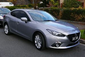 Mazda 3 в новом поколении официально представят на одном из автосалонов осенью 2013 года